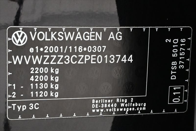 Volkswagen Passat 2,0 TDI 110kW DSG Business Zár - fotka 12 z 33
