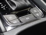 Škoda Karoq 2,0 TDI Style+ 4x4 DSG perleť - náhled 28