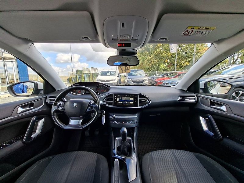 Peugeot 308 SW ACTIVE 1,2 PT M5 - fotka 2 z 23