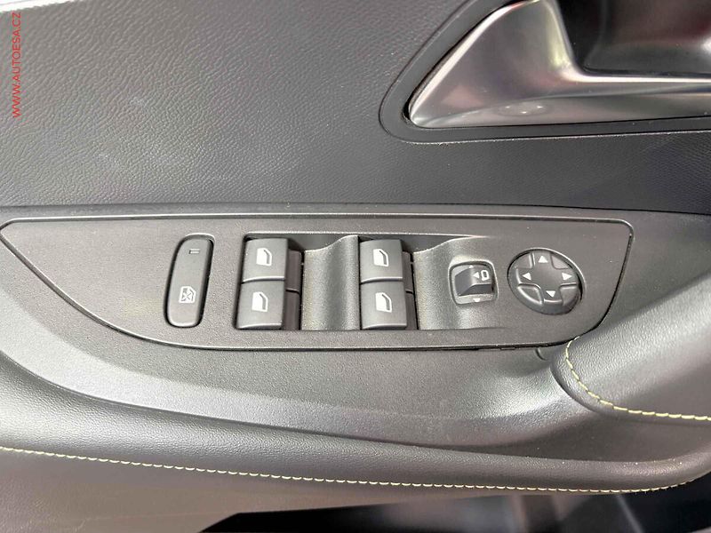Peugeot 2008 (2023) 1.2PT, 2.maj,ČR, servis - fotka 12 z 17