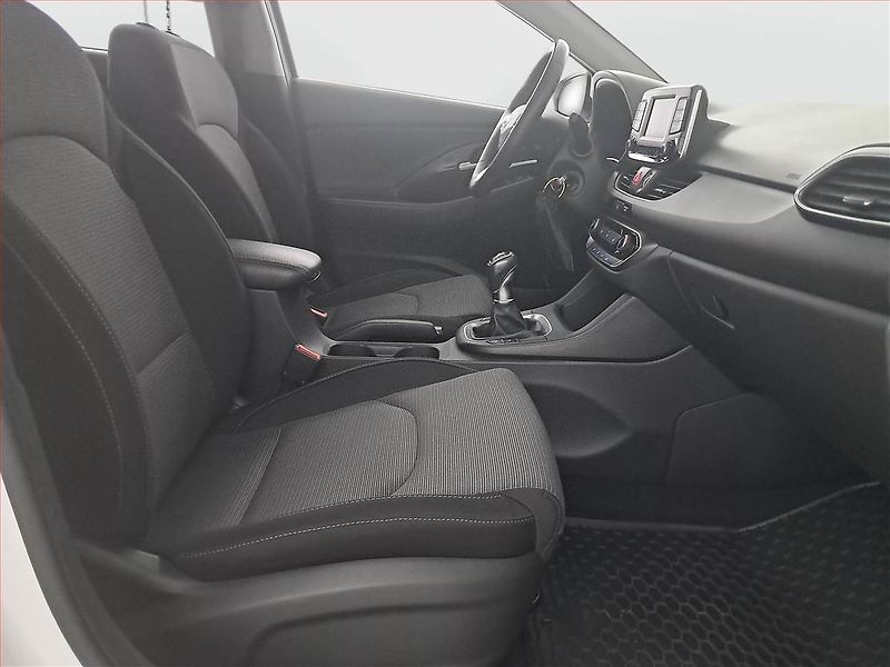 Hyundai i30 (2018) 1.0 T-GDI, Serv.kniha - fotka 9 z 19