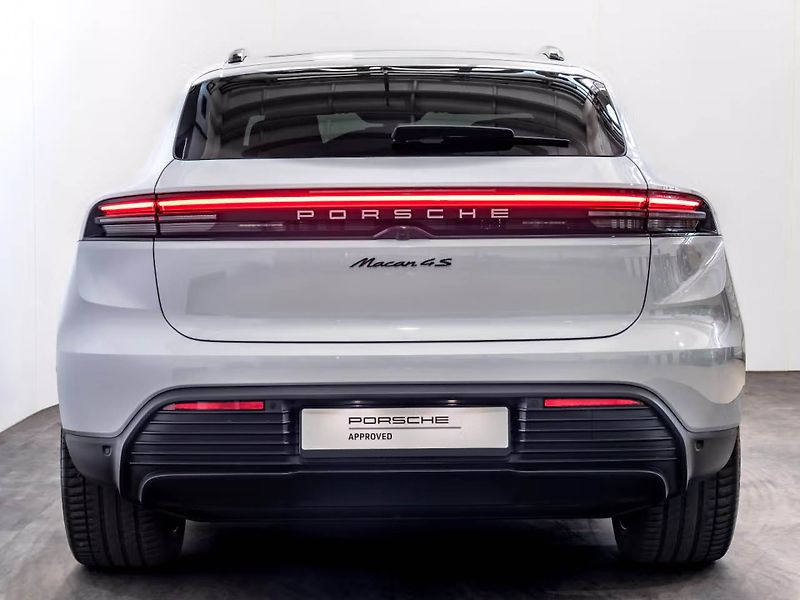 Porsche Macan 4S PASM InnoDrive 360 Pano Ven - fotka 4 z 18