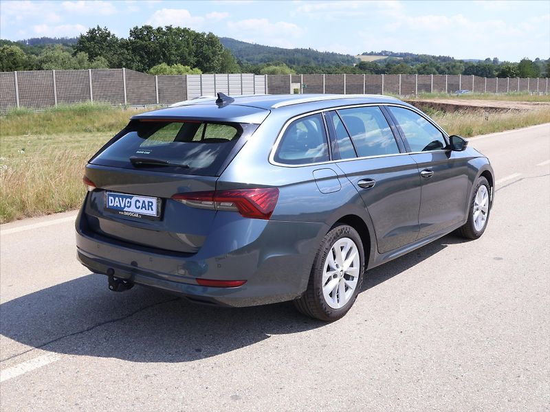 Škoda Octavia 2,0 TDI DSG Matrix Virtual DPH - fotka 7 z 25