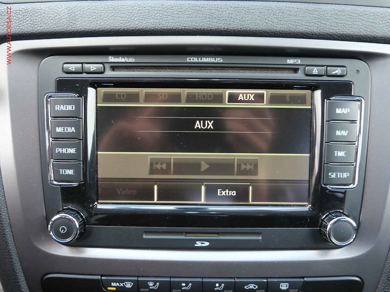 Škoda Octavia (2009) 1.9 TDi, Ambiente - fotka 19 z 24