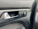 Volkswagen Touran 1,6 TDi  NAVI / kamera / ALU - náhled 40