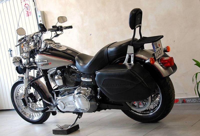 Harley-Davidson FXDC Dyna Super Glide Custom (2009) 2. - fotka 14 z 20