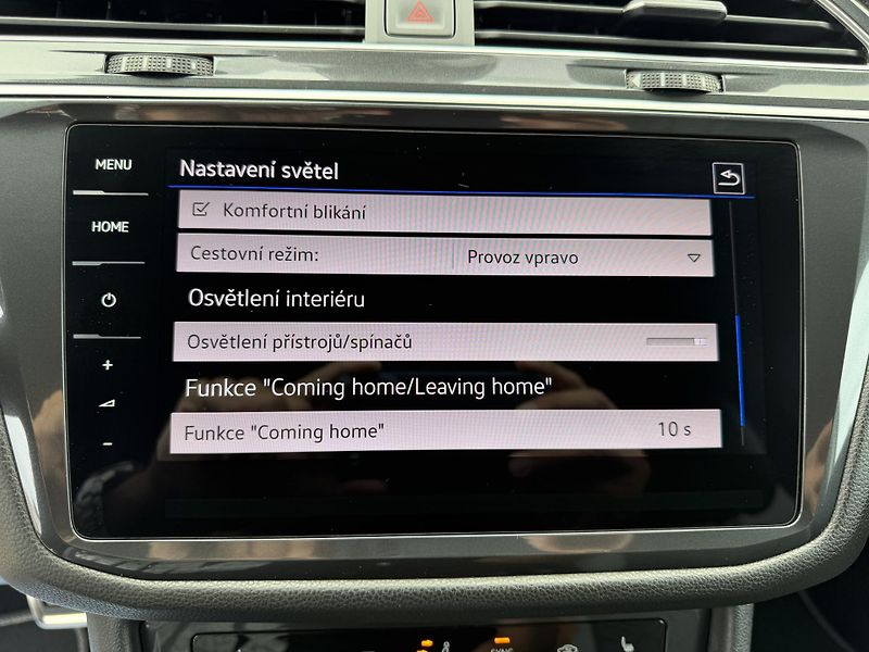 Volkswagen Tiguan Allspace R-Line 2,0 TDi/110kW 4x4 DSG  - fotka 36 z 106
