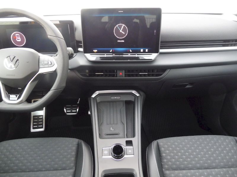Volkswagen T-Roc (2026) R-Line 1,5 eTSI 110kW mHEV DSG - fotka 10 z 32
