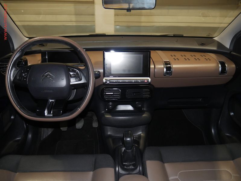 Citroën C4 Cactus (2016) 1.2PT, ČR, Panorama - fotka 8 z 17
