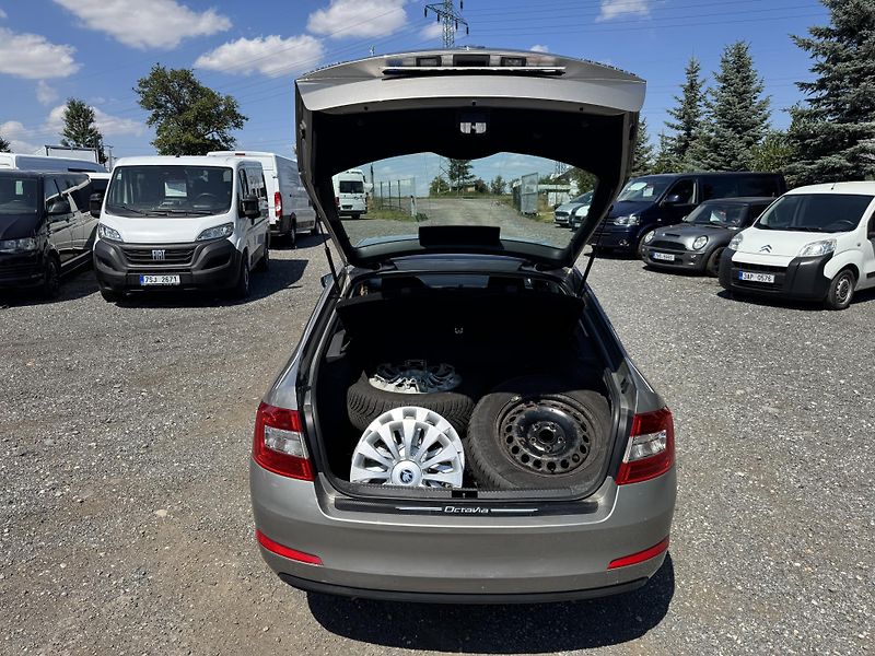 Škoda Octavia 1.6TDi,klima,nové v ČR - fotka 9 z 37