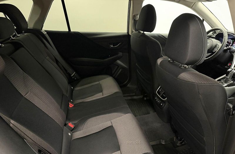Subaru Outback 2.5i 4WD Active - fotka 15 z 17