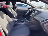 Ford Focus 1,0 EcoBoost RaceRed ST-line - náhled 15