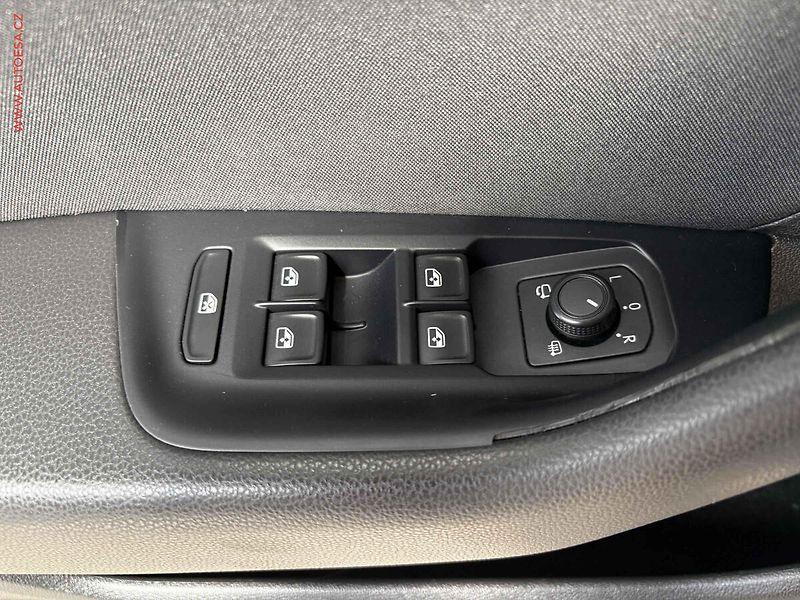 Volkswagen Passat (2015) 2.0TDi, DSG - fotka 12 z 17