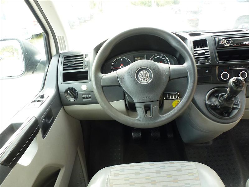 Volkswagen Transporter 2,0 TDI 9míst - fotka 32 z 46
