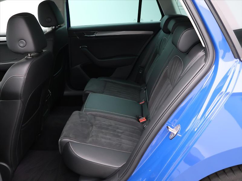 Škoda Superb 2.0 TDI 110kW Style LED  DSG - fotka 14 z 28