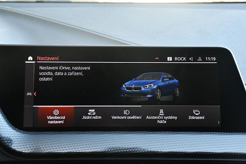 BMW Řada 2 218d NAVI KAMERA 1.M ČR - fotka 31 z 41