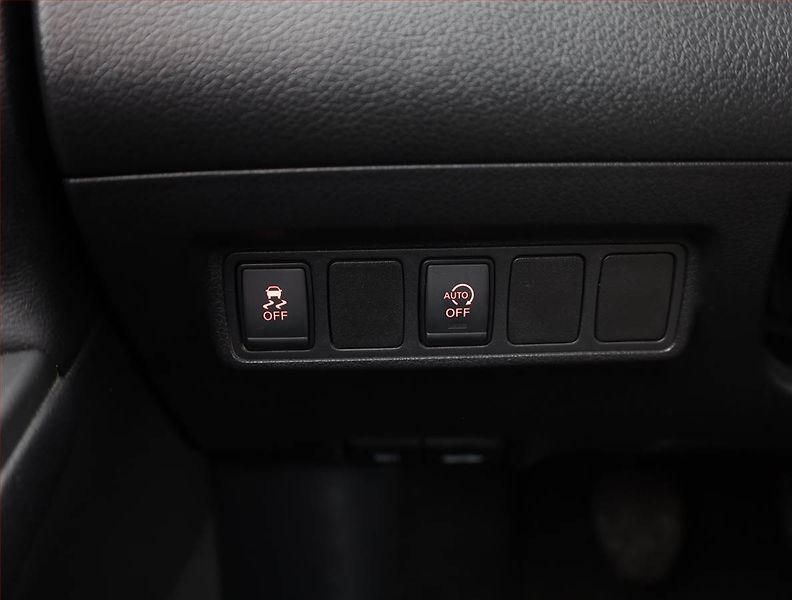 Nissan Pulsar (2018) 1.5 dCi, ČR,1.maj, Serv.kniha - fotka 17 z 21