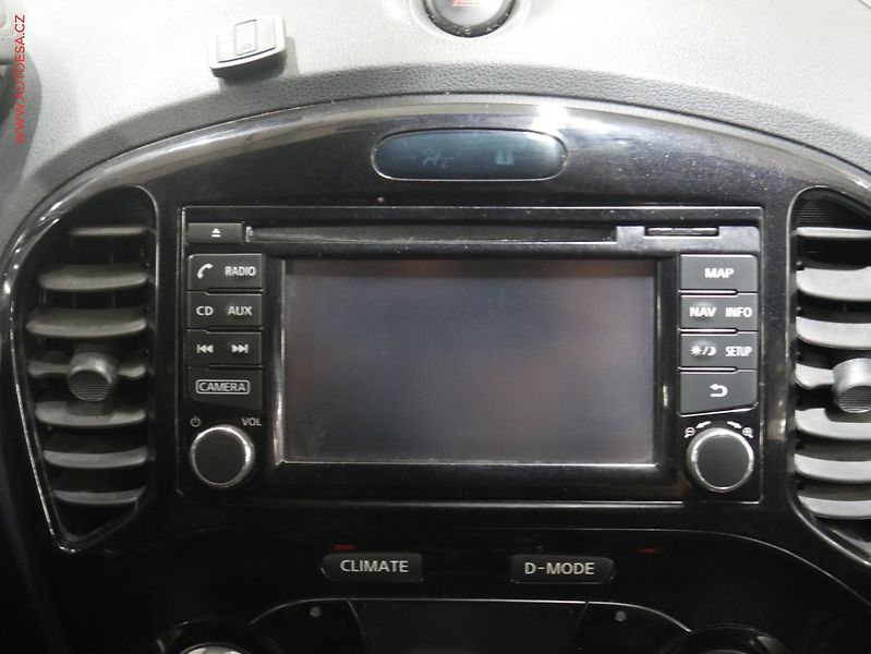 Nissan Juke (2015) 1.2i, 2.maj,ČR, Navi - fotka 14 z 16