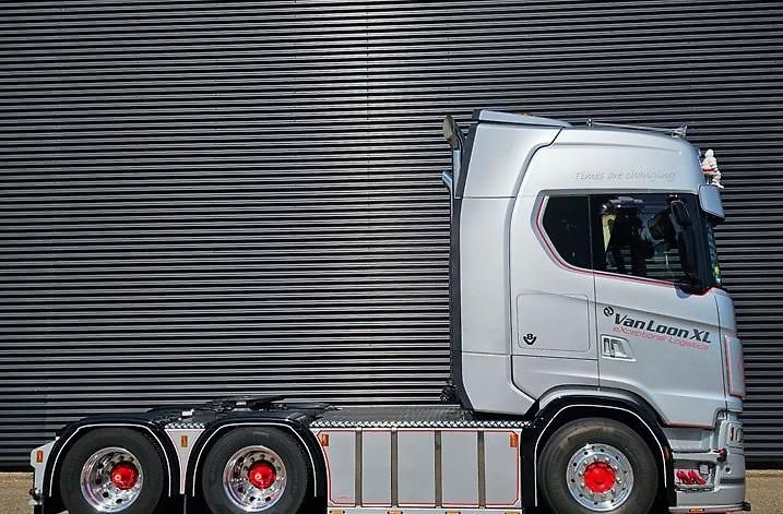 Scania (2023) S 590 V8 6x4 souprava 80t - fotka 4 z 30