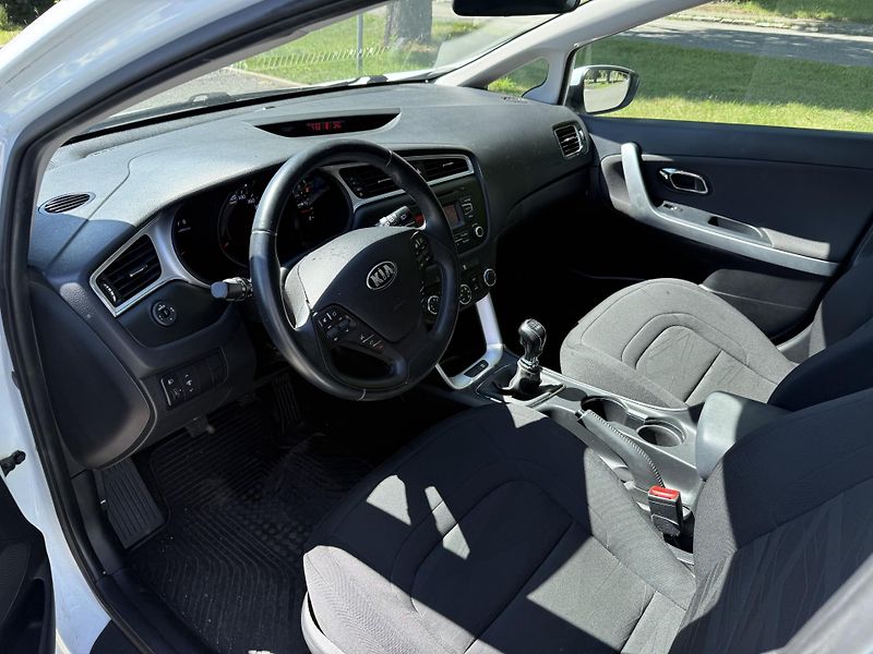 Kia Ceed 1.6 GDi 99kw - fotka 6 z 10