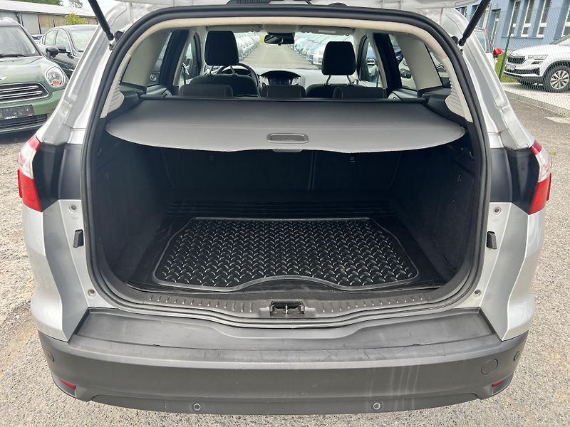 Ford Focus 1.6i KLIMATIZACE NAVI ALU KOLA - fotka 28 z 42