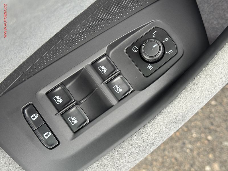 Škoda Superb (2025) 2.0 TDi, 1.maj,ČR, Selection - fotka 30 z 35