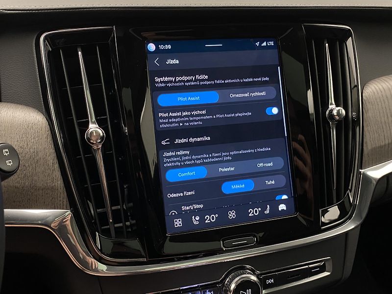 Volvo V90 CC B6 AWD BRIGHT PLUS AUT CZ - fotka 48 z 63