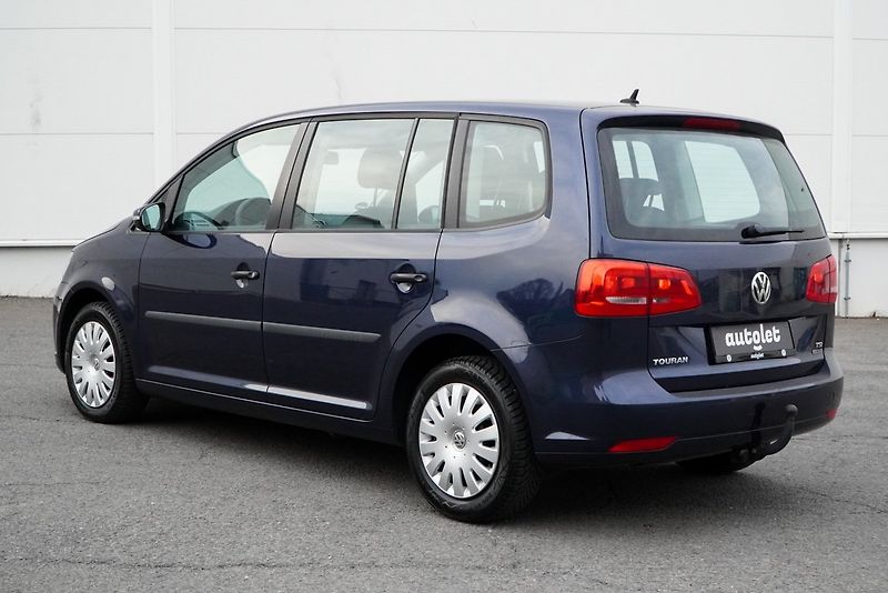 Volkswagen Touran (2014) - fotka 8 z 28