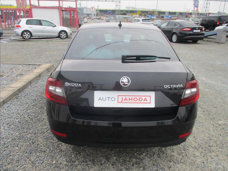 Škoda Octavia 2,0 TDI, Style,DSG,ZAMLUVENO, - fotka 6 z 47