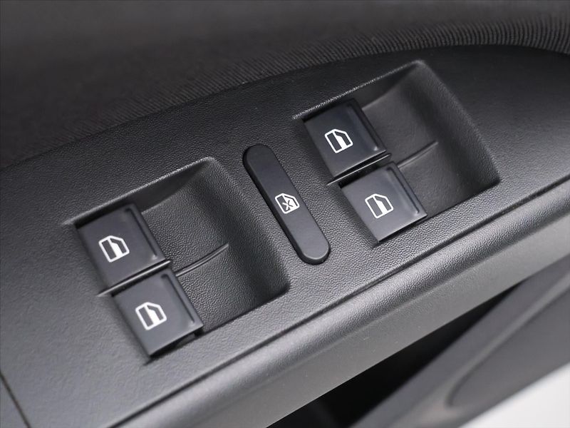 Seat Leon 2,0 TFSI 180kW FR - fotka 14 z 30