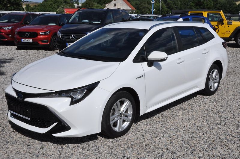 Toyota Corolla 2.0 Hybrid 112kW KOMBI - fotka 1 z 17