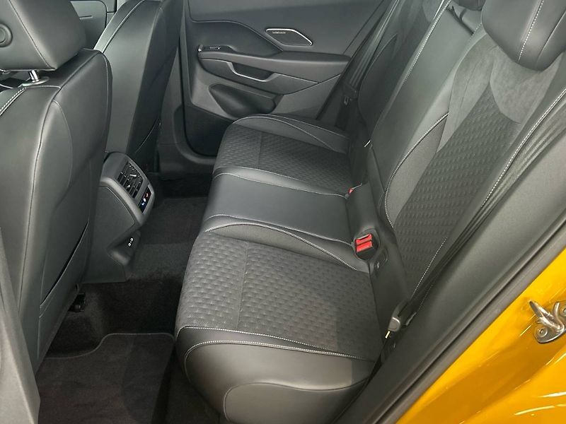 Volkswagen T-Roc (2026) 1,5 eTSI 7DSG R-Line - fotka 33 z 35