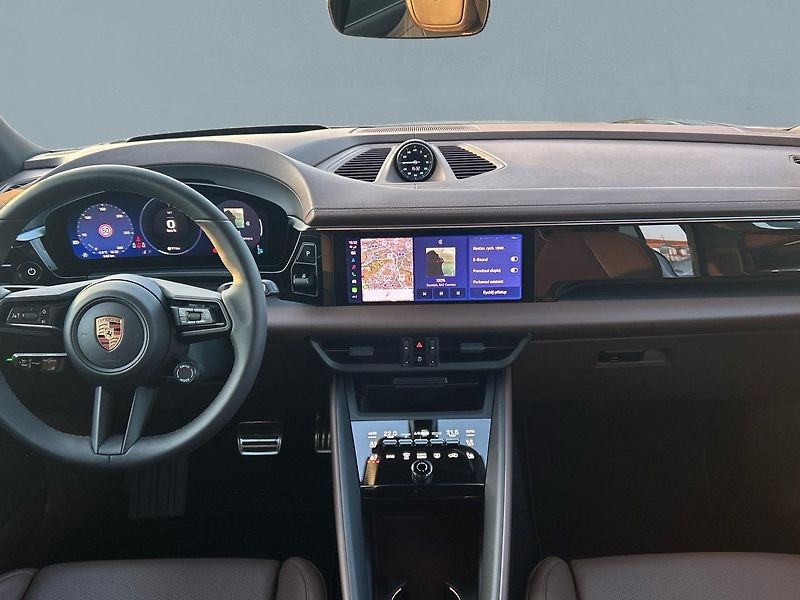 Porsche Macan 4S Electric - fotka 18 z 30