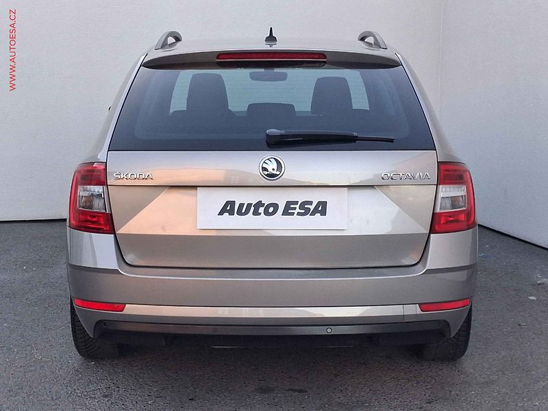 Škoda Octavia (2018) 1.4 TSi, Style, navi, +kola - fotka 5 z 19