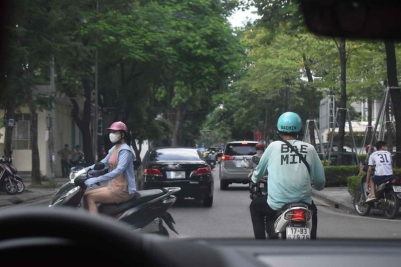 Jeden z prvních vozů Škoda na území Vietnamu. Právě ten jsem zkoušel v ulicích hlavního města