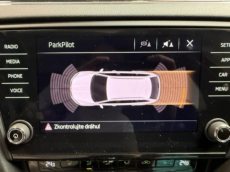 Škoda Octavia 2.0 TDI 110kW DSG Style Combi - fotka 8 z 12