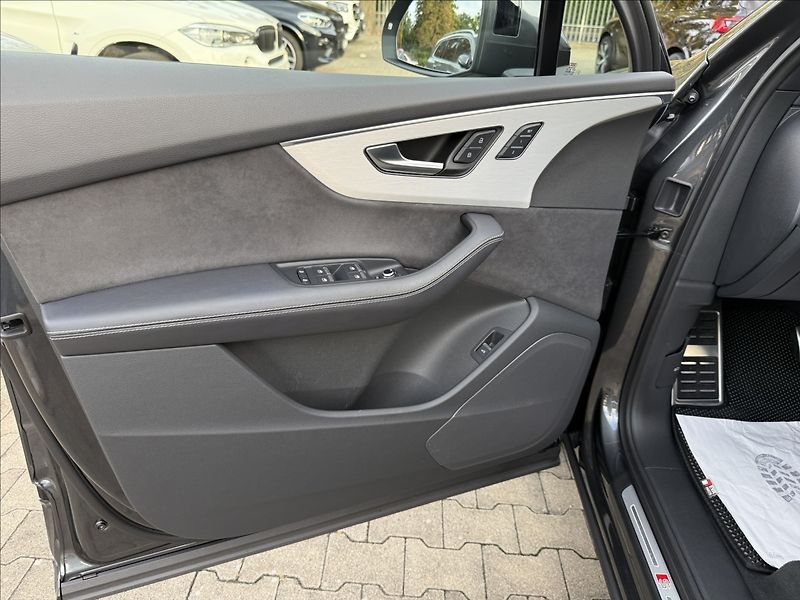 Audi Q7 50 TDI S-Line Quattro - fotka 35 z 37