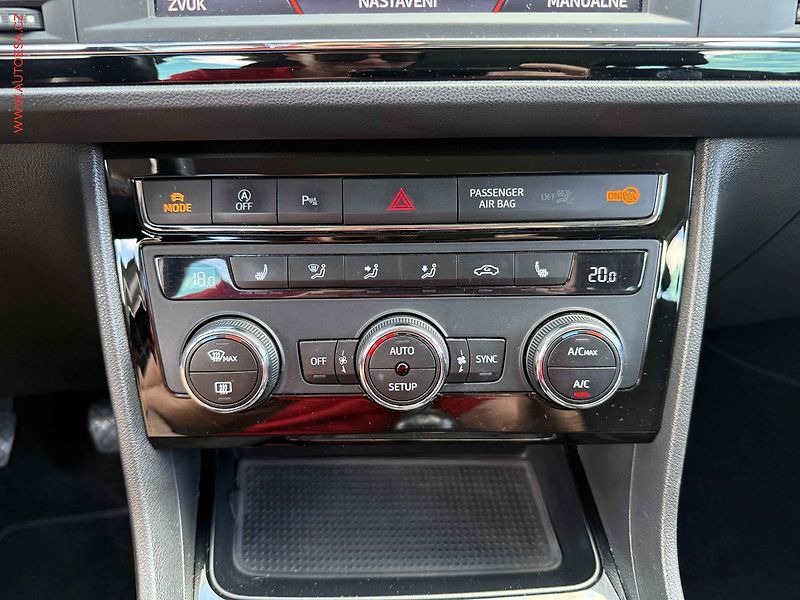Seat Leon (2017) 1.8 TSi, ČR - fotka 19 z 20