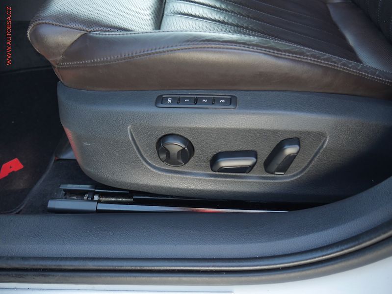 Škoda Superb (2016) 2.0 TDI, ČR, L&K, DSG - fotka 11 z 29
