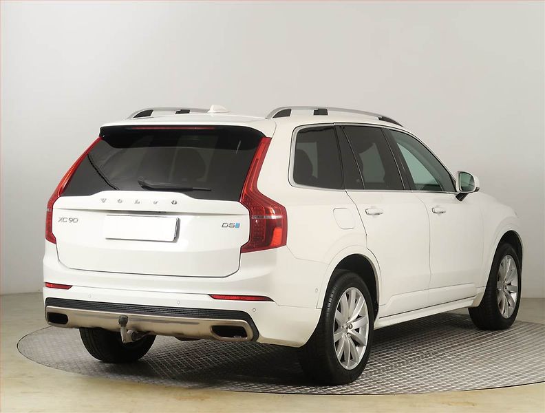 Volvo XC90 (2015) D5 AWD - fotka 5 z 25