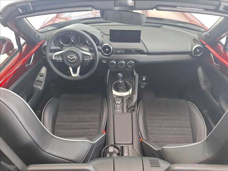 Mazda MX-5 (2026) 1.5 2ST G 132k 6MT RWD Homura - fotka 5 z 10