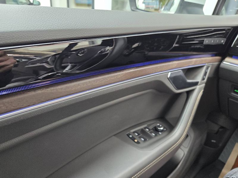 Volkswagen Touareg (2019) 3.0 TDI 210kW Vztduch/Noční vi - fotka 16 z 44