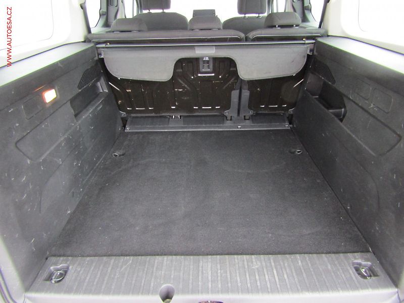 Opel Combo (2020) 1.5CDTi MAXi XL, Life, +kola - fotka 7 z 19