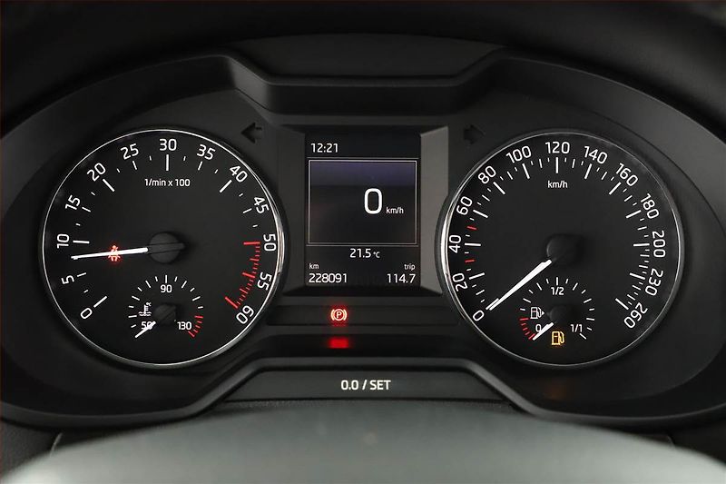 Škoda Octavia (2015) 1.6 TDI, Serv.kniha, Xenony - fotka 12 z 23