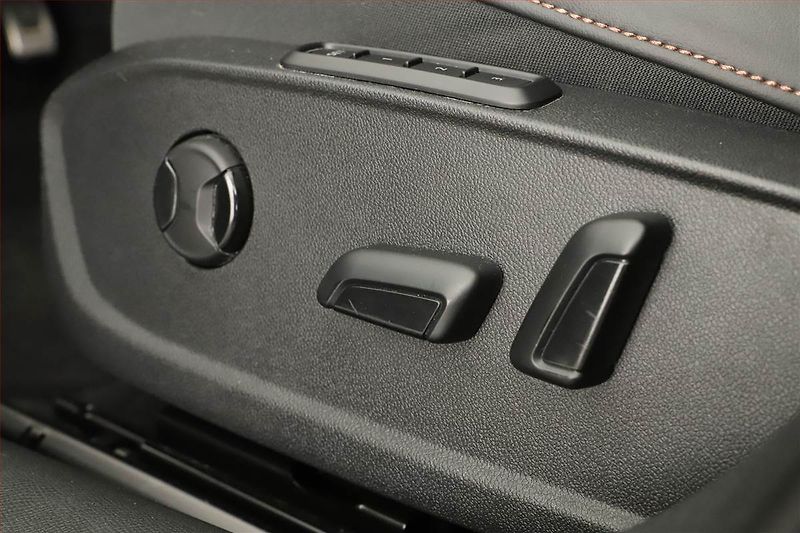 Cupra Formentor (2021) 2.0 TSI VZ 4Drive - fotka 22 z 26