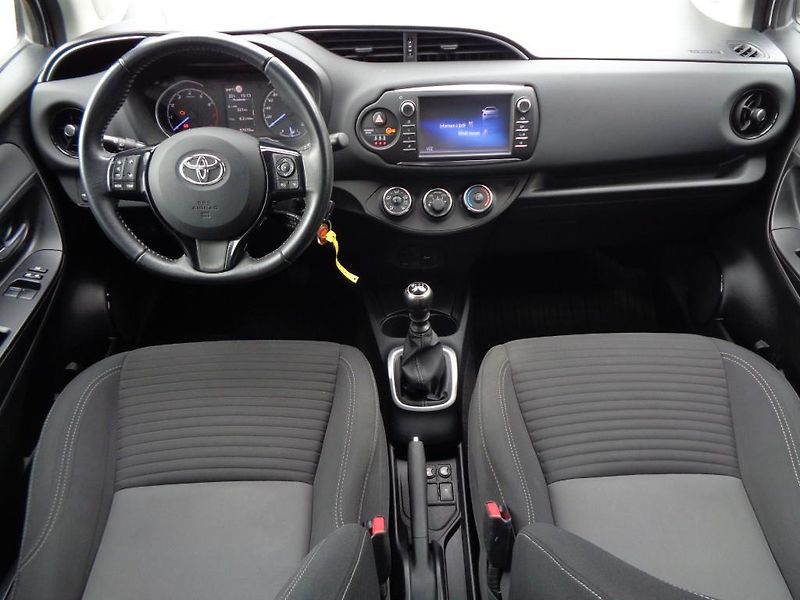Toyota Yaris 1.5 VVT- i  82 kW - fotka 12 z 26