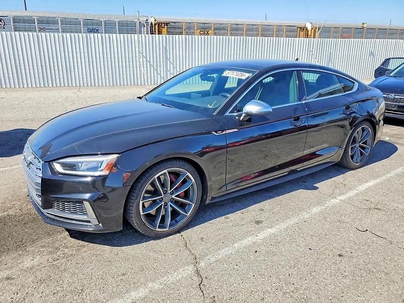 Audi S5 (2018) Auto na cestě - fotka 1 z 12