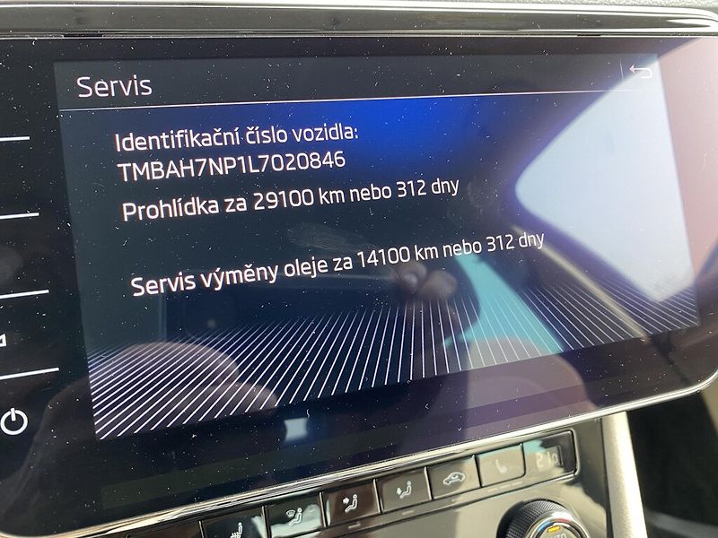 Škoda Superb 2,0 TDI 110 kW Style DSG - fotka 22 z 28
