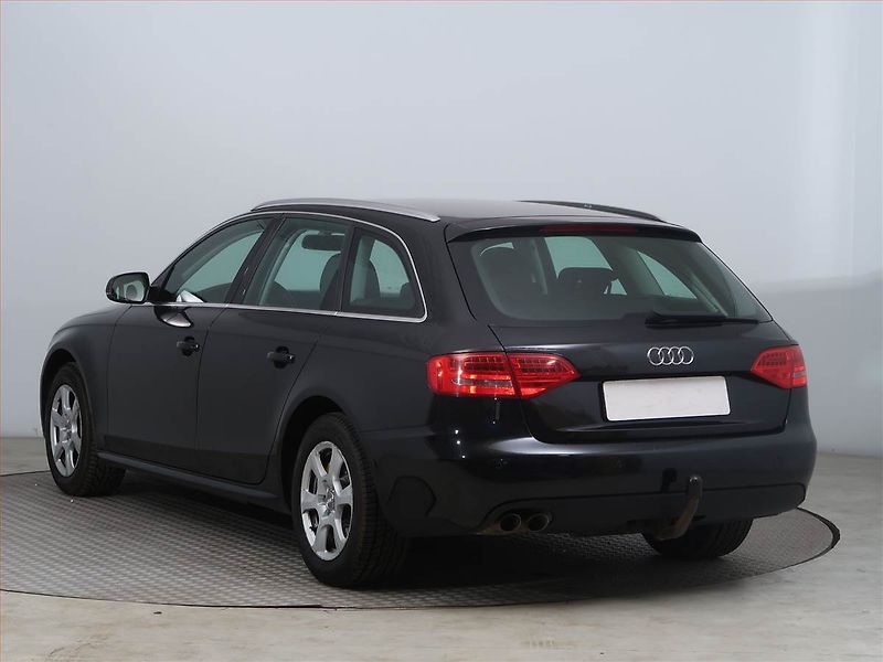 Audi A4 (2010) 2.0 TDI, Automat, Serv.kniha - fotka 4 z 15