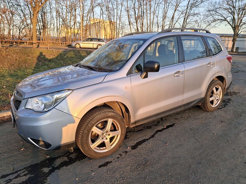 Subaru Forester 2.0 benzin  Rezervace - fotka 8 z 43